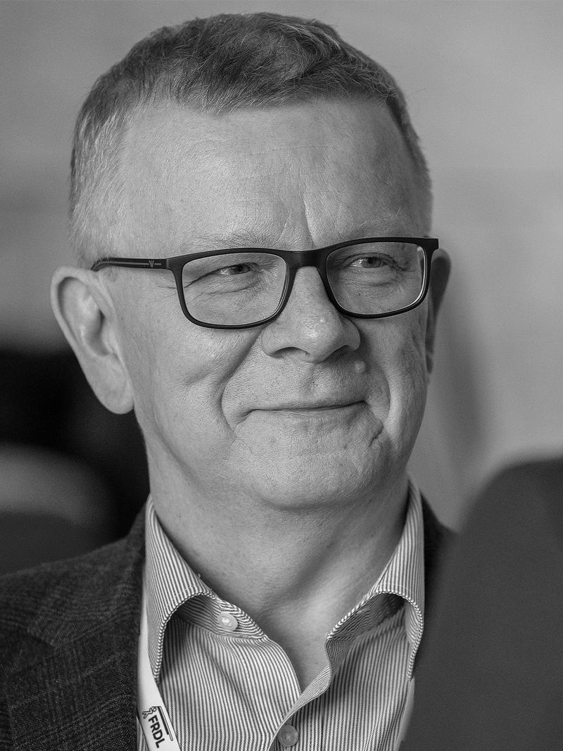 dr Cezary Trutkowski